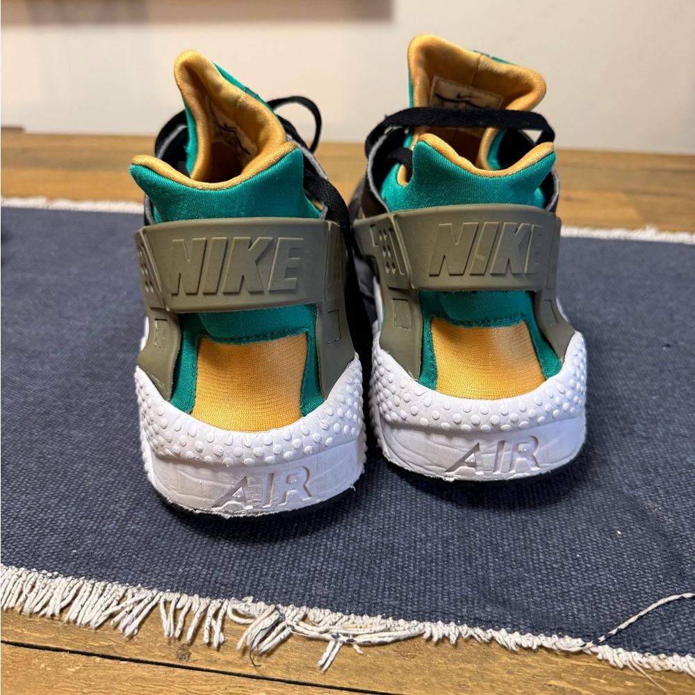 Men’s Black, Emerald and Resin Nike Huarache Size 15 Good Condition - Picture 4 of 6